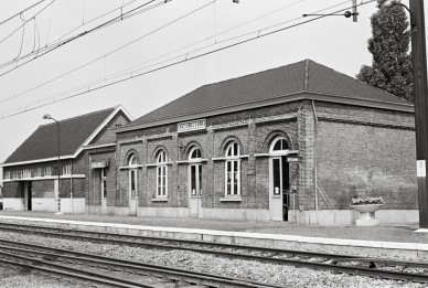 Schellebelle - SNCB Z02888C (3).jpg